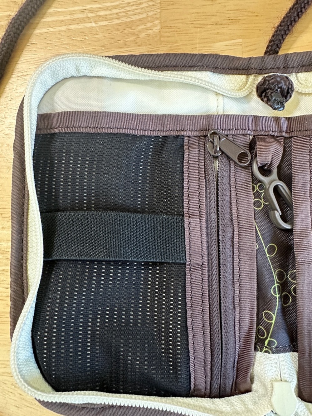 Sherpani ZOE Light Green Crossbody with Brown Trim and Daisy Embroidery - Picture 12 of 14